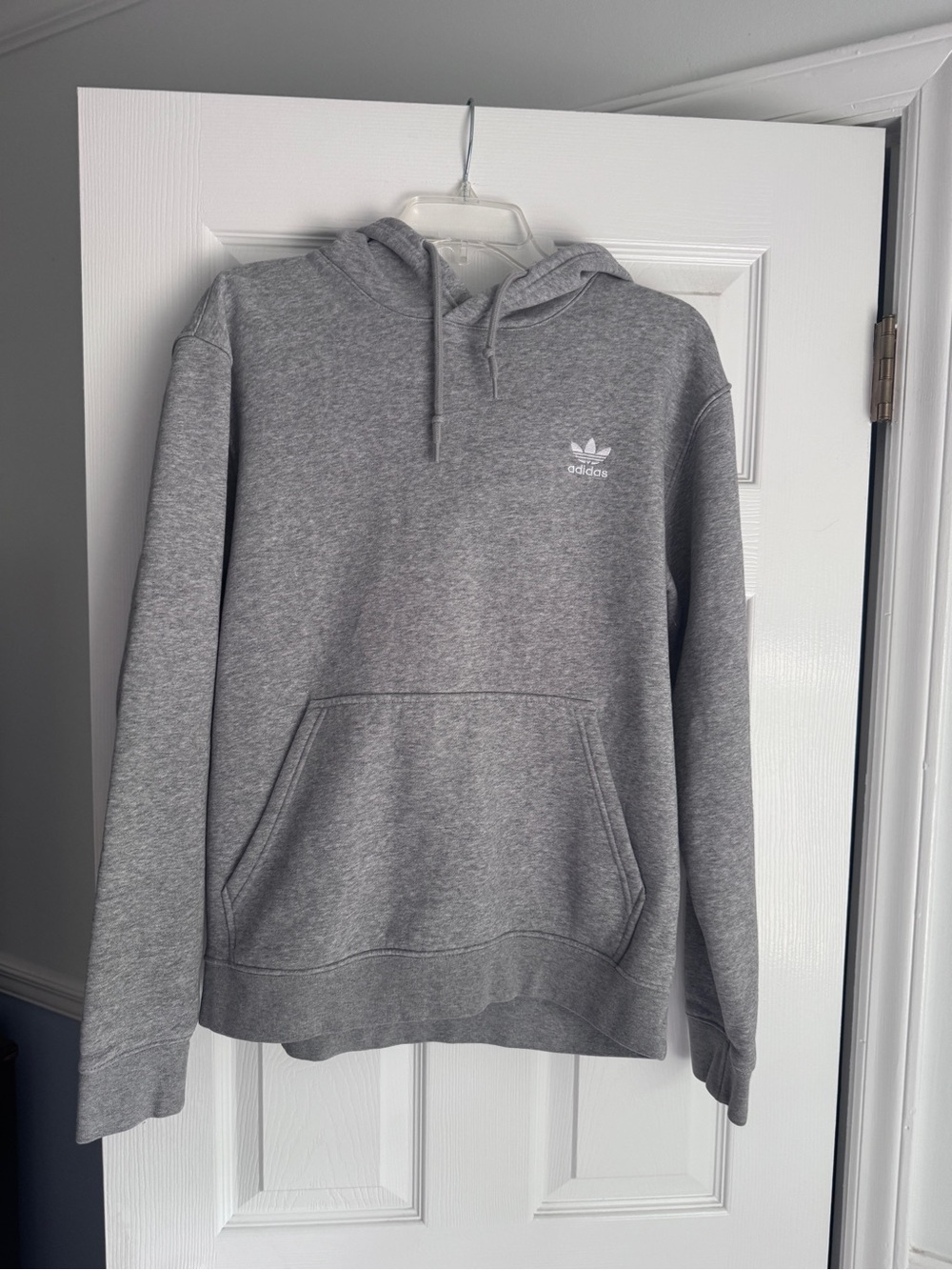 Adidas Men’s Gray Originals Trefoil Pullover Hoodie, Athletic Top
